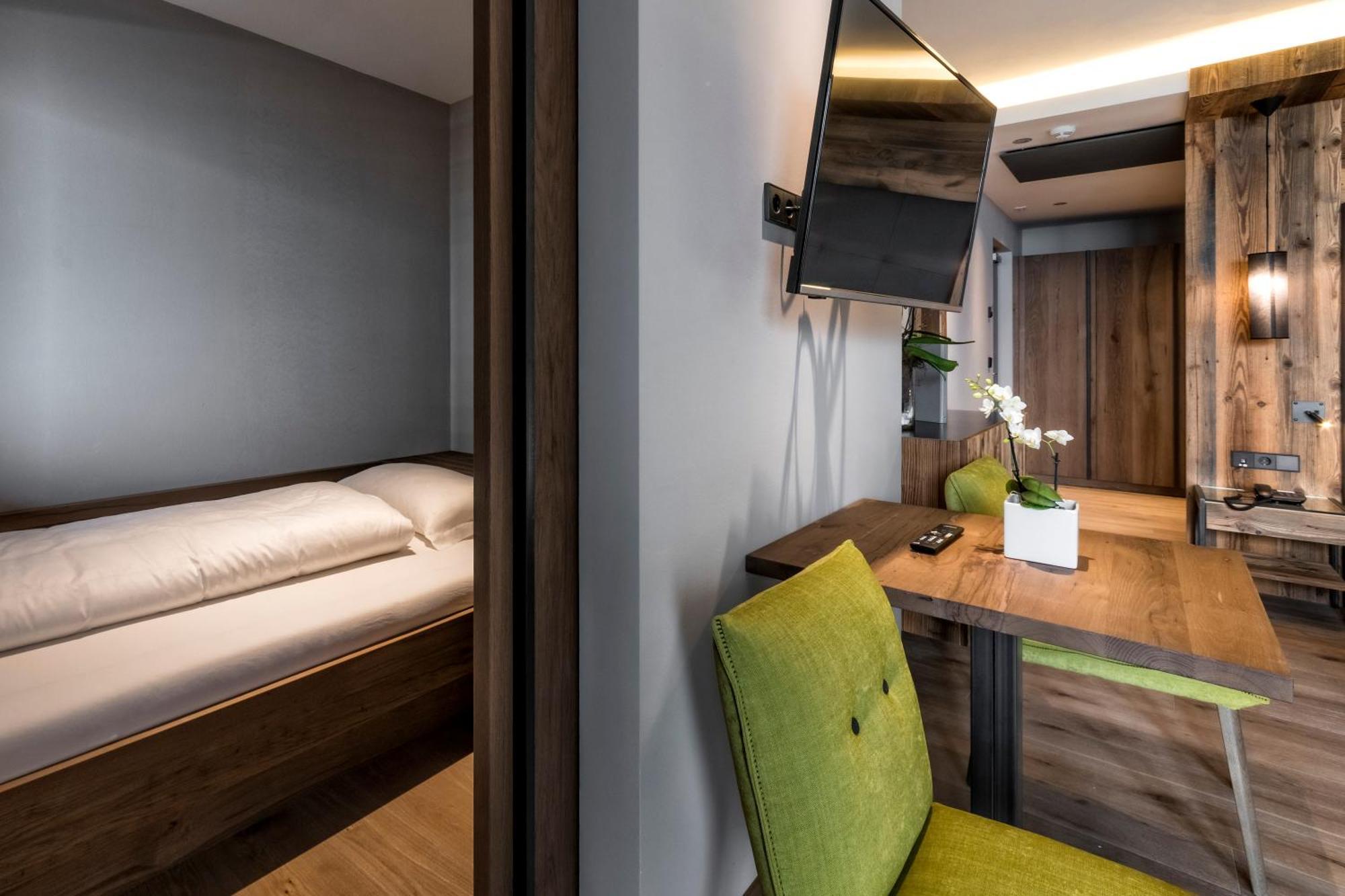 Avidea - Adults Only Hotel Lagundo Room photo
